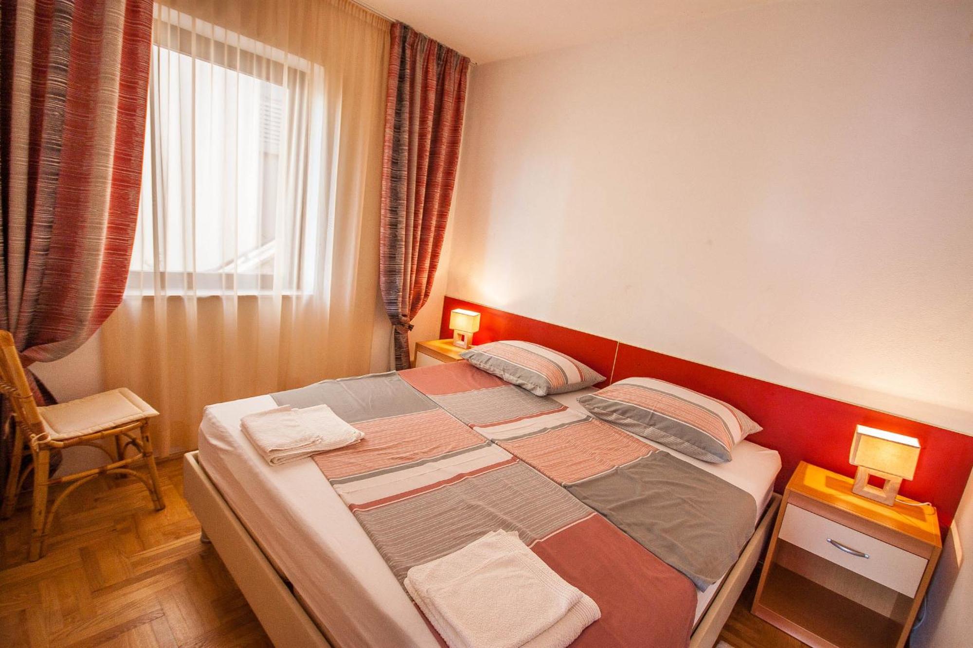 Apartments Rosanda Pakostane Bagian luar foto