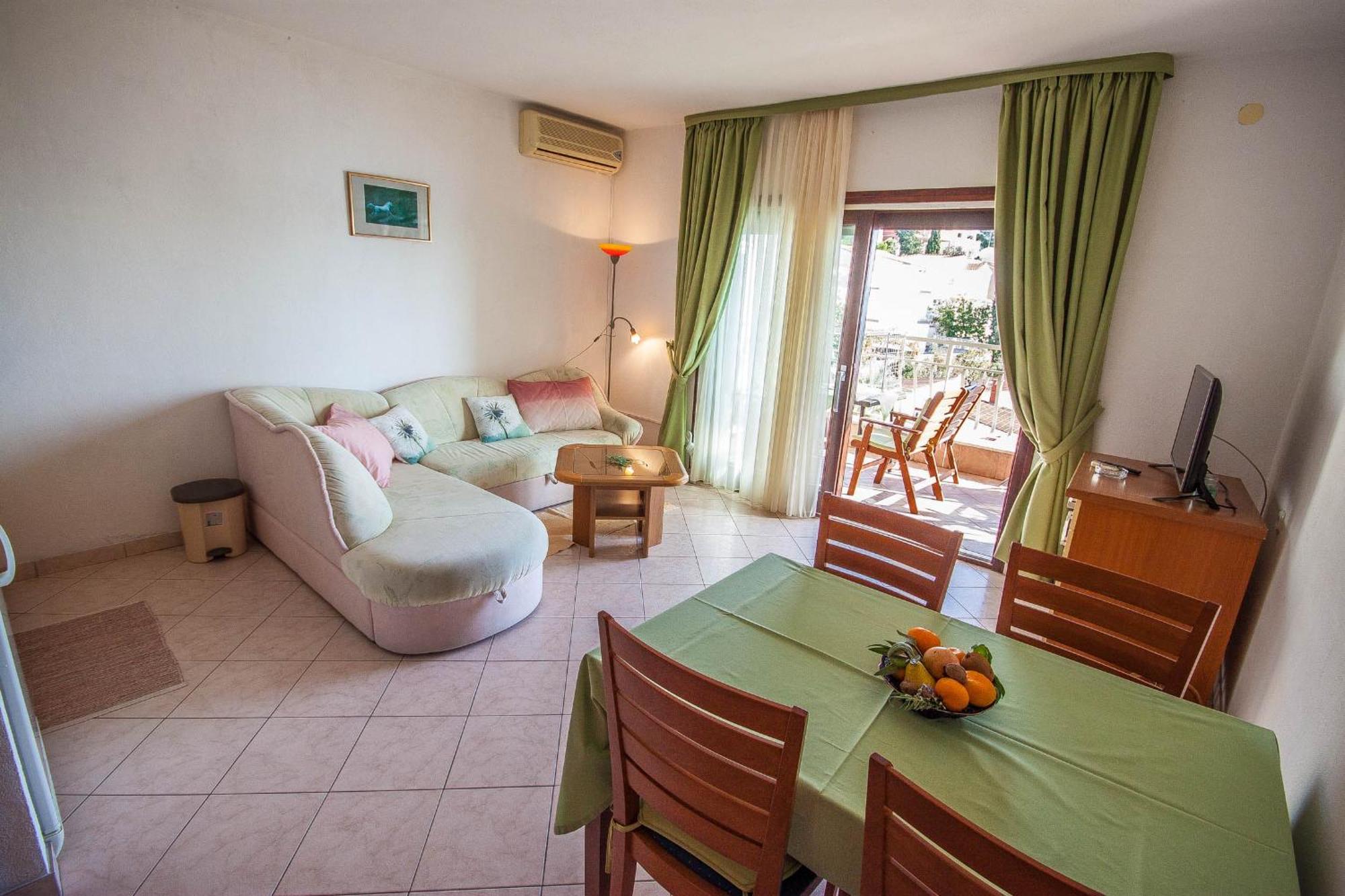 Apartments Rosanda Pakostane Bagian luar foto